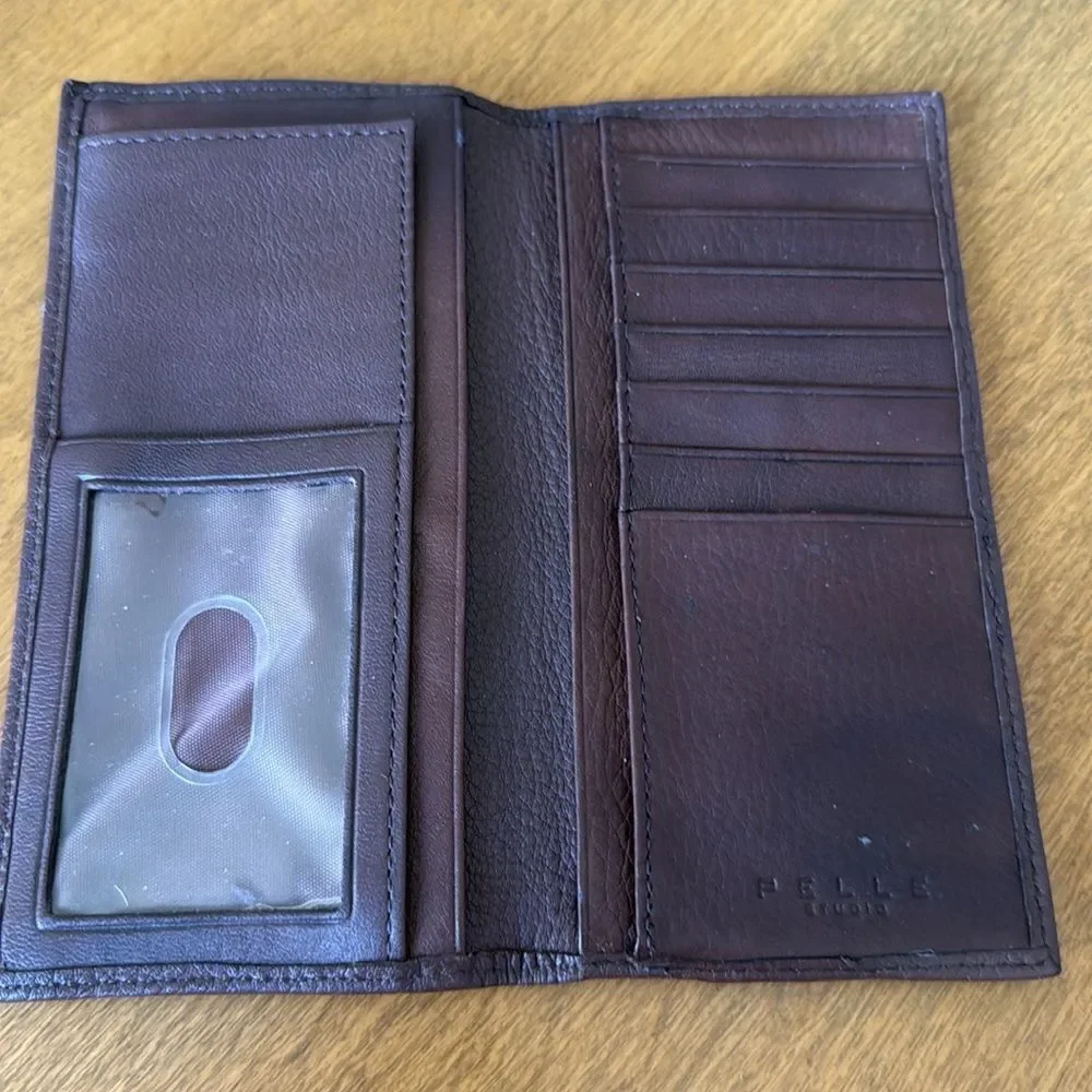 Pelle Studio wallet
